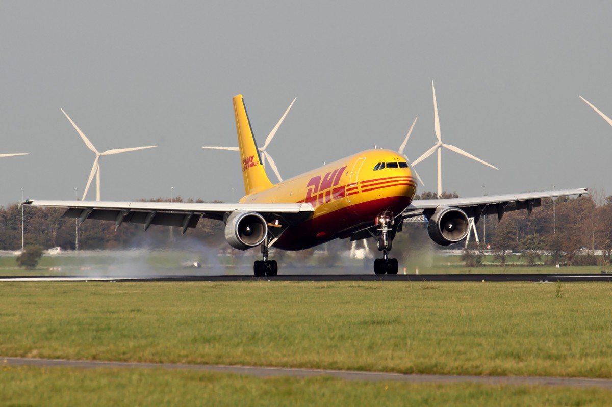DHL D-AEAD bei der Landung in Amsterdam 1.11.2014