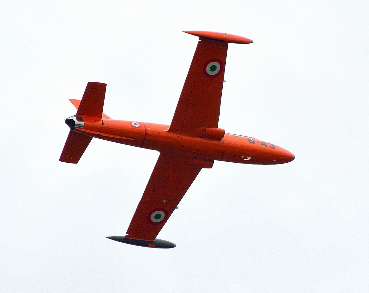 Die Aermacchi 326 M I-RVEG im Flugdisplay auf der ILA 2014 am 24.05.14