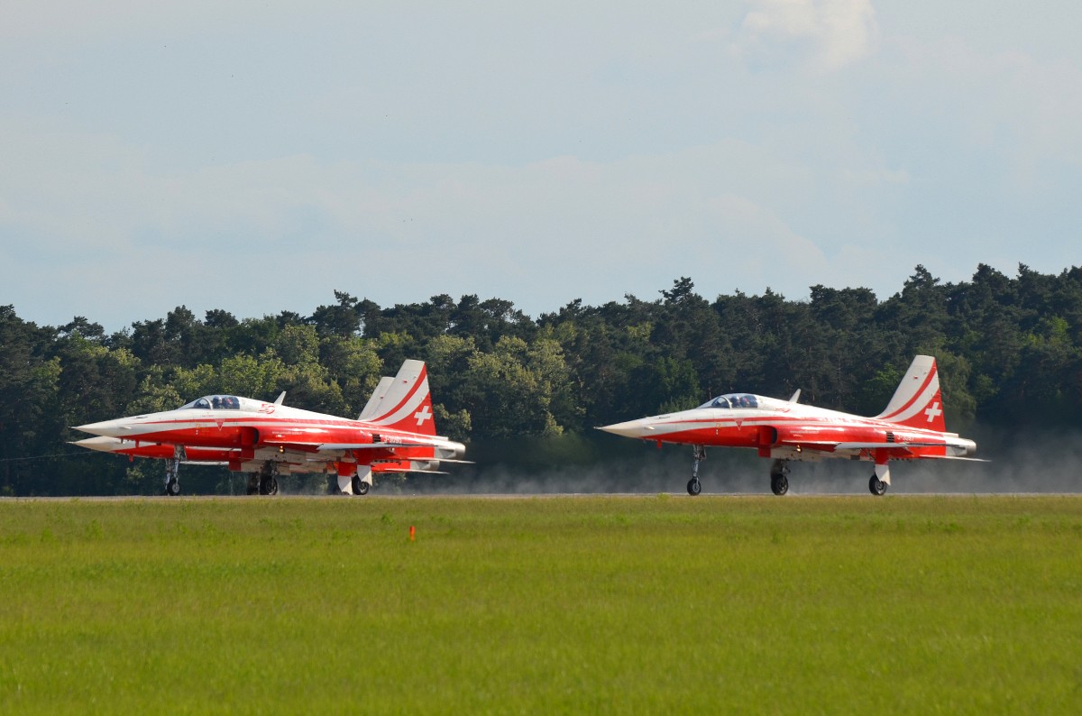 Die Patrouille Suisse mit Northrop F5-Tiger II beim Start auf der ILA 2014 am 24.05.14