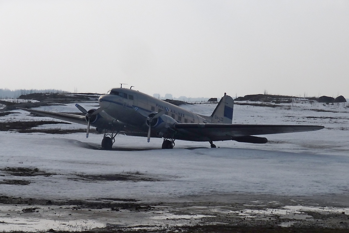 Douglas DC-3 Dakota der Finnish Airlines OH-LCD am Flughafen Helsinki-Vantaa, 12.4.13 