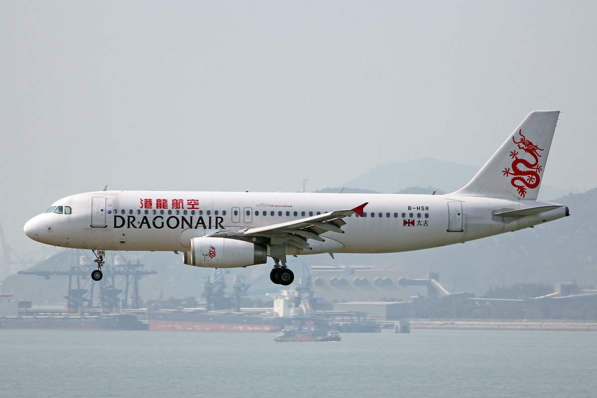 Dragonair, B-HSR, Airbus A320-232, msn: 5030, 18.April 2014, HKG Hong Kong.
