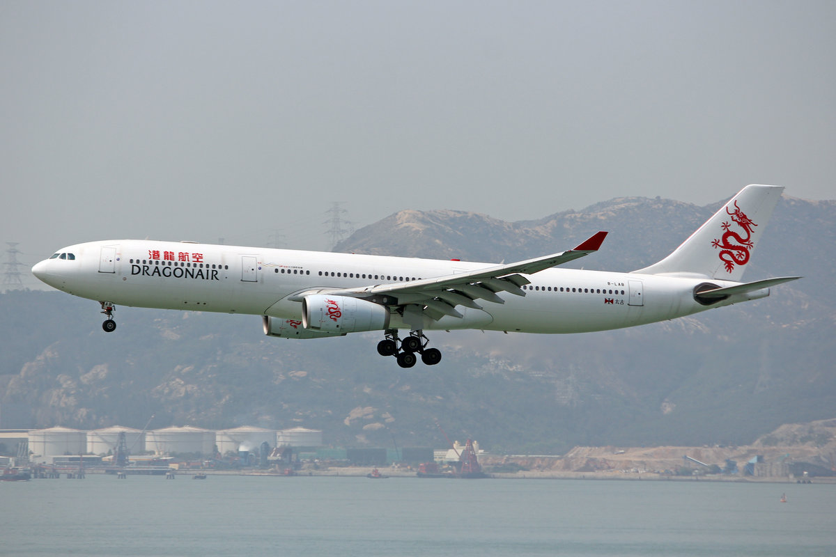 Dragonair, B-LAB, Airbus A330-343X, msn: 673, 18.April 2014, HKG Hong Kong.