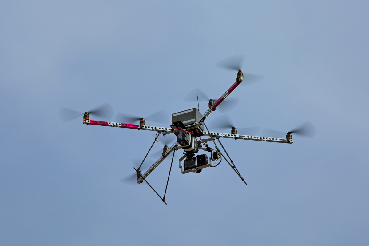 Drohne ist für Luftbildaufnahmen gestartet. - 03.06.2014