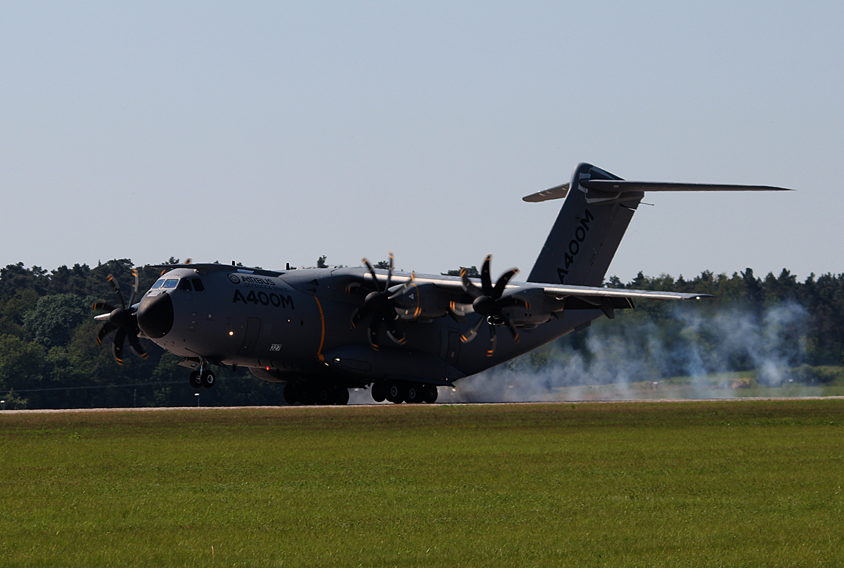 EADS A 400M, F-WWMS, ILA 2014, 20.05.2014, Landung nach berflug