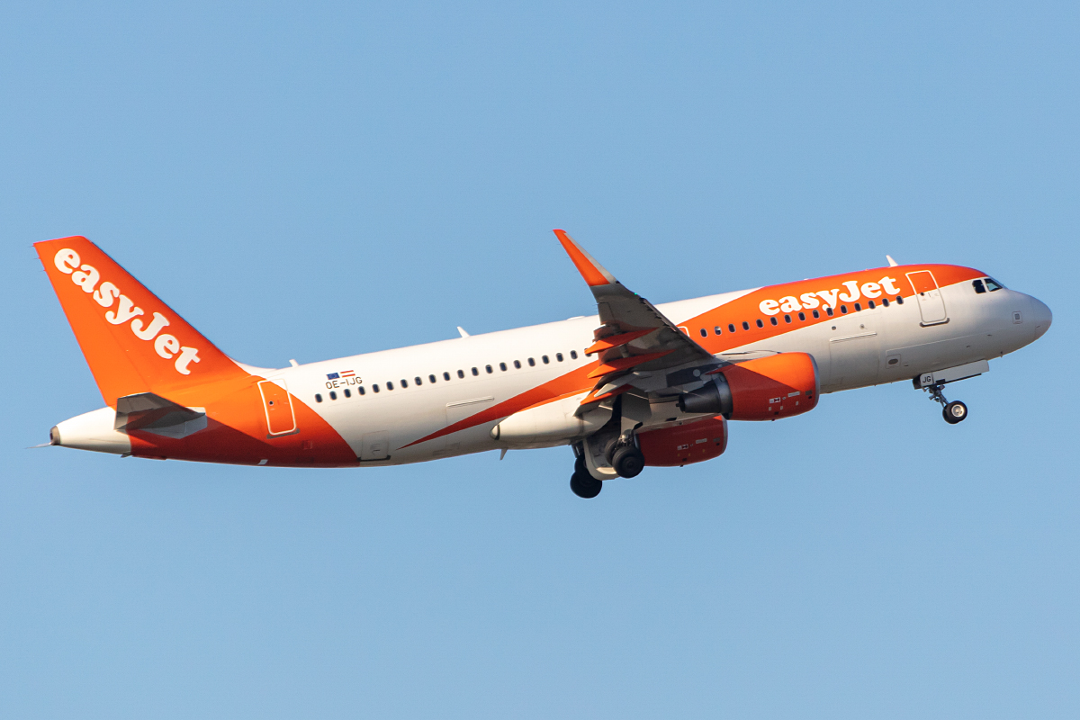 Easy Jet, OE-IJG, Airbus, A320-214, 09.10.2021, CDG, Paris, France