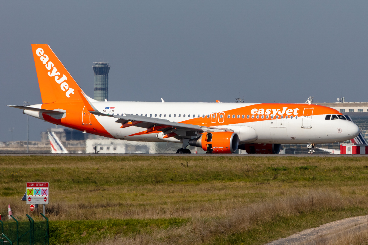 Easy Jet, OE-IJK, Airbus, A320-214, 09.10.2021, CDG, Paris, France