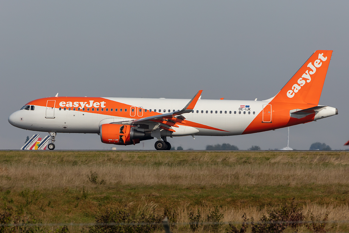 Easy Jet, OE-IJK, Airbus, A320-214, 10.10.2021, CDG, Paris, France