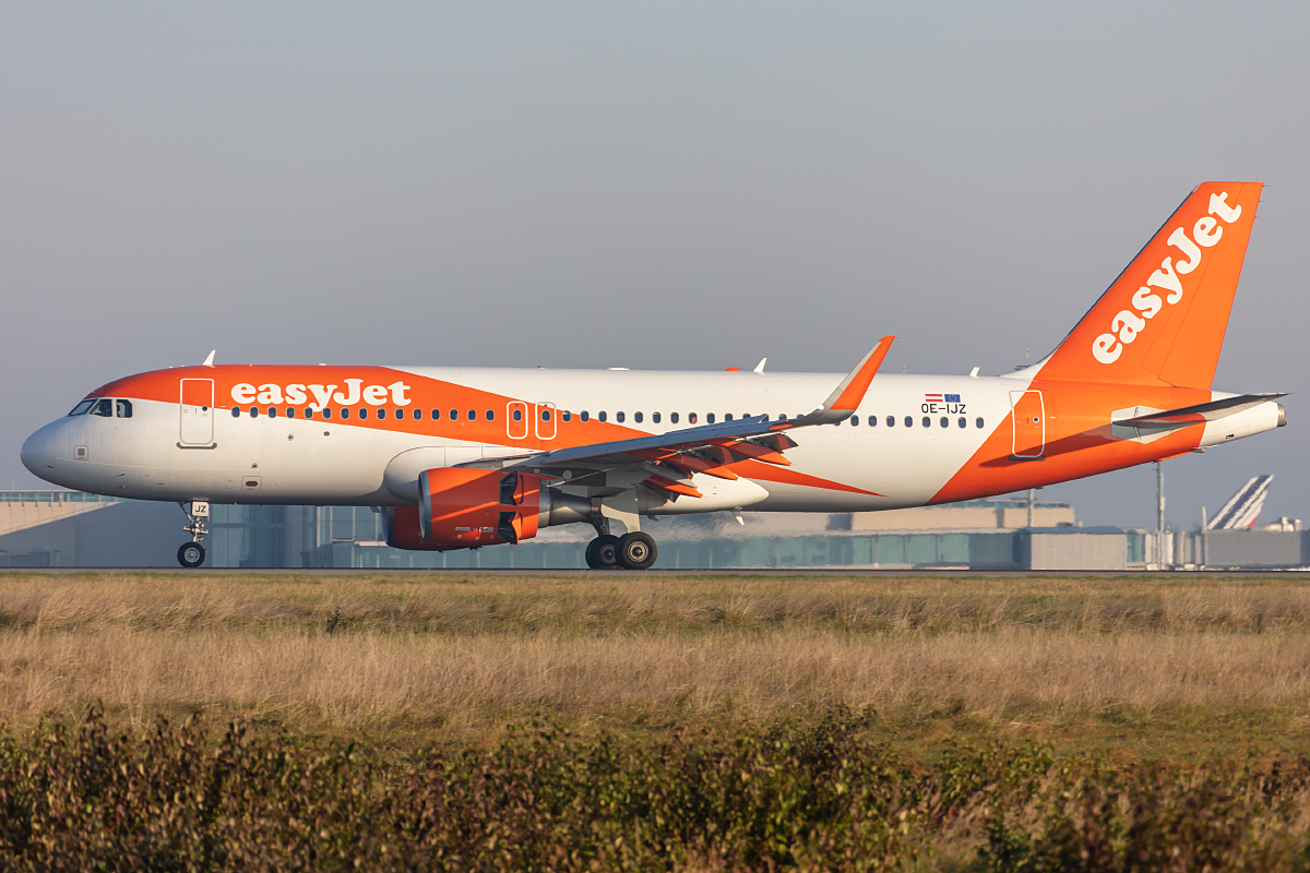 Easy Jet, OE-IJZ, Airbus, A320-214, 10.10.2021, CDG, Paris, France