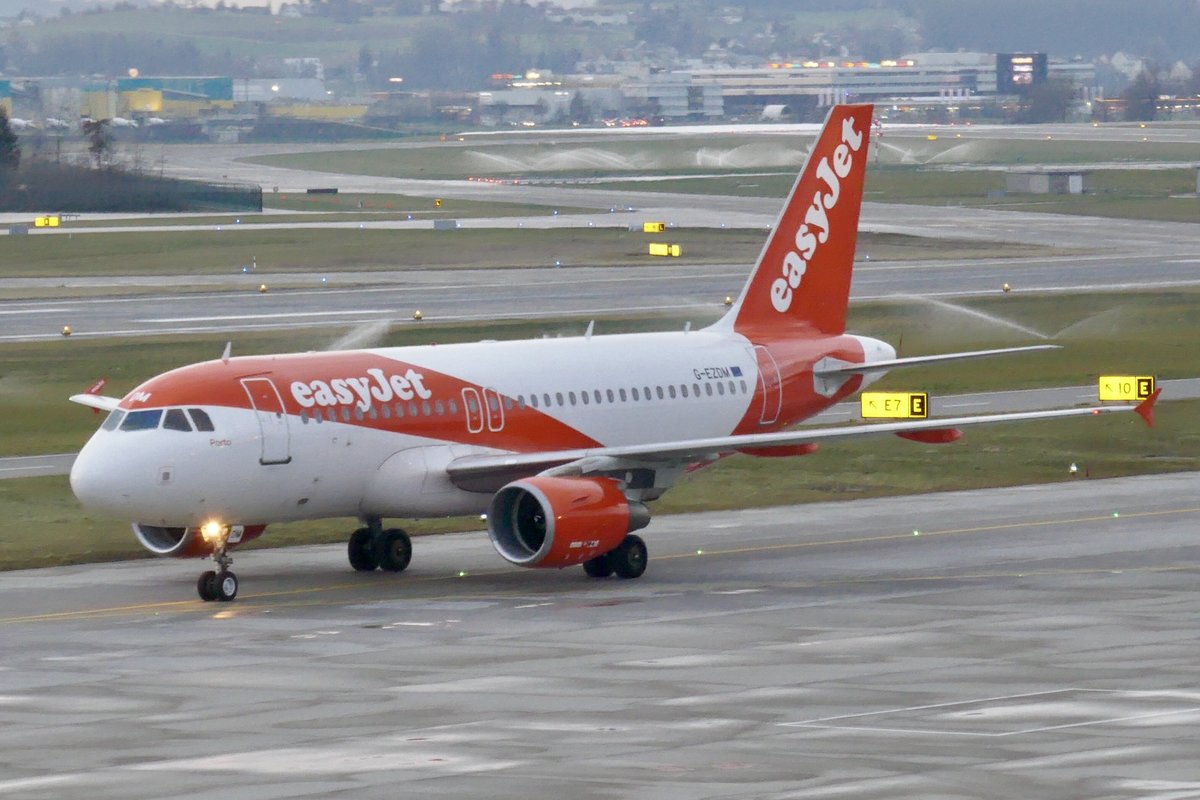 EasyJet, A319-111, G-EZDM  Porto , am 26.1.19 in Zürich.
