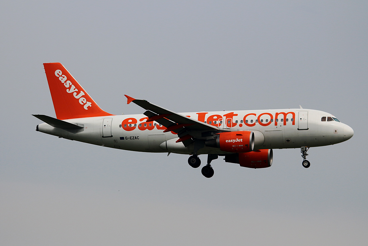 Easyjet, Airbus A 319-111, G-EZAC, SXF, 31.05.2016