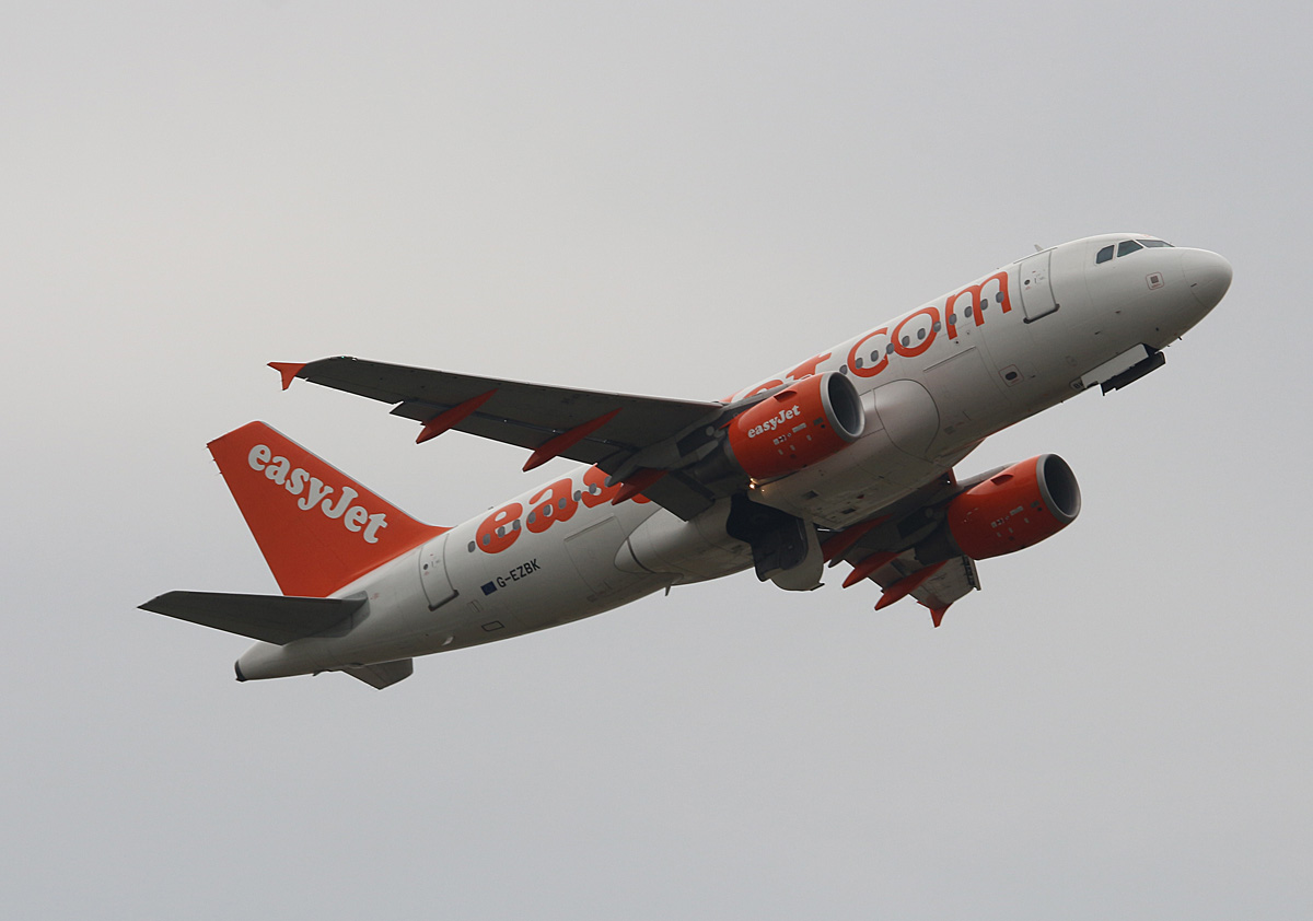 Easyjet, Airbus A 319-111, G-EZBK, SXF, 24.06.2017