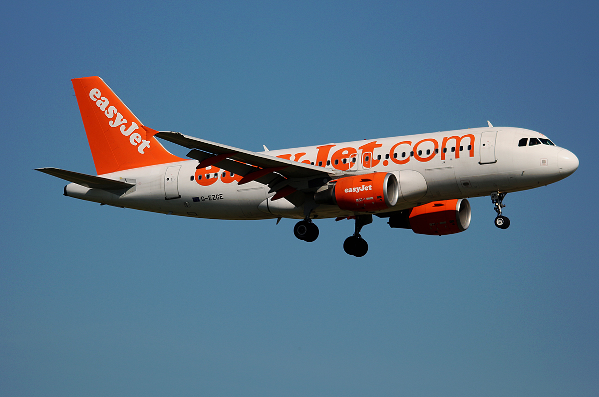 Easyjet, Airbus A 319-111, G-EZGE, SXF, 06.05.2016
