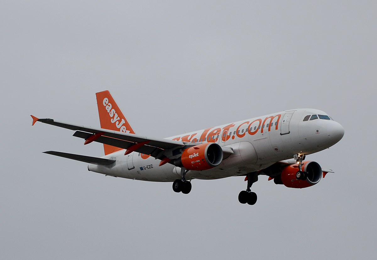 Easyjet, Airbus A 319-111, G-EZIZ, TXL, 02.03.2019