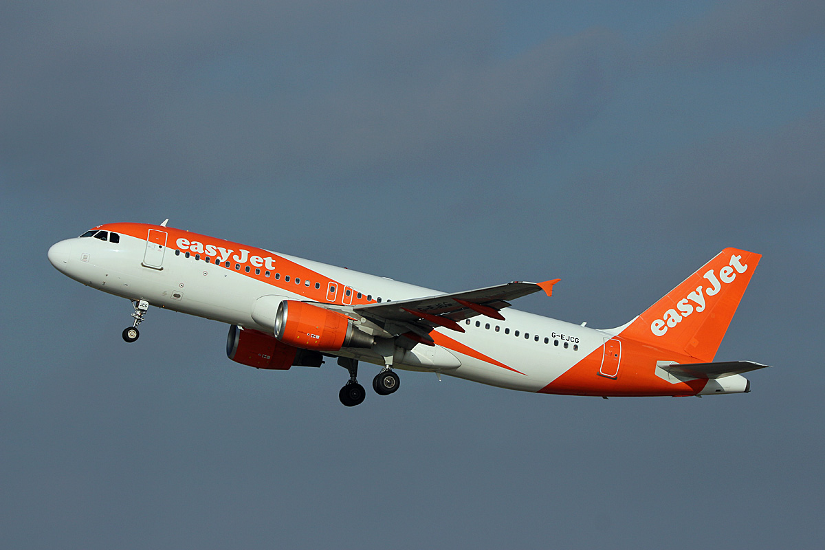 Easyjet, Airbus A 320-214, G-EJCG, BER, 27.10.2024