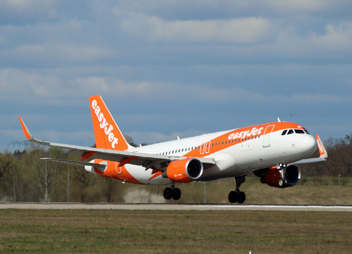 Easyjet Airbus A 320-214, OE-INH, BER, 06.04.2025