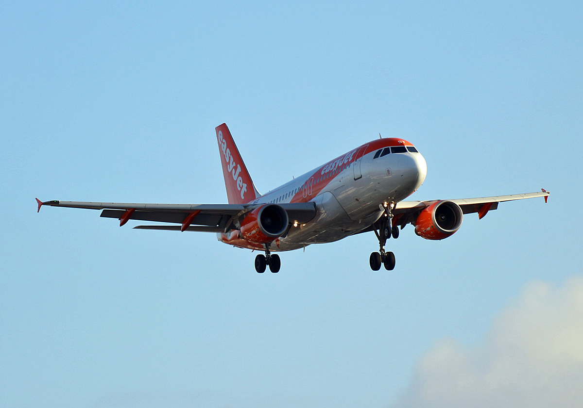Easyjet Europe, Airbus A 319-111, OE-LSY, TXL, 30.11.2019