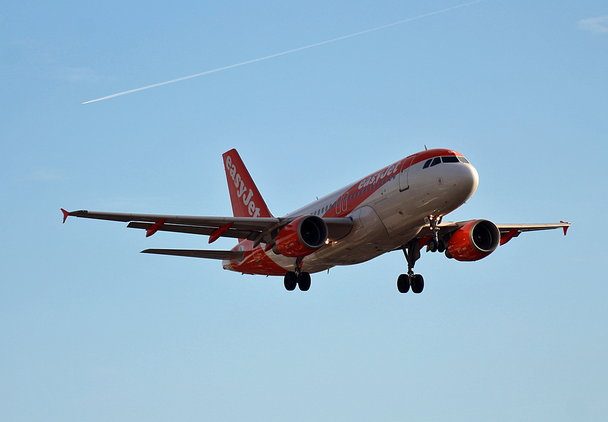Easyjet Europe, Airbus A 319-111, OE-LQR, TXL, 29.12.2019
