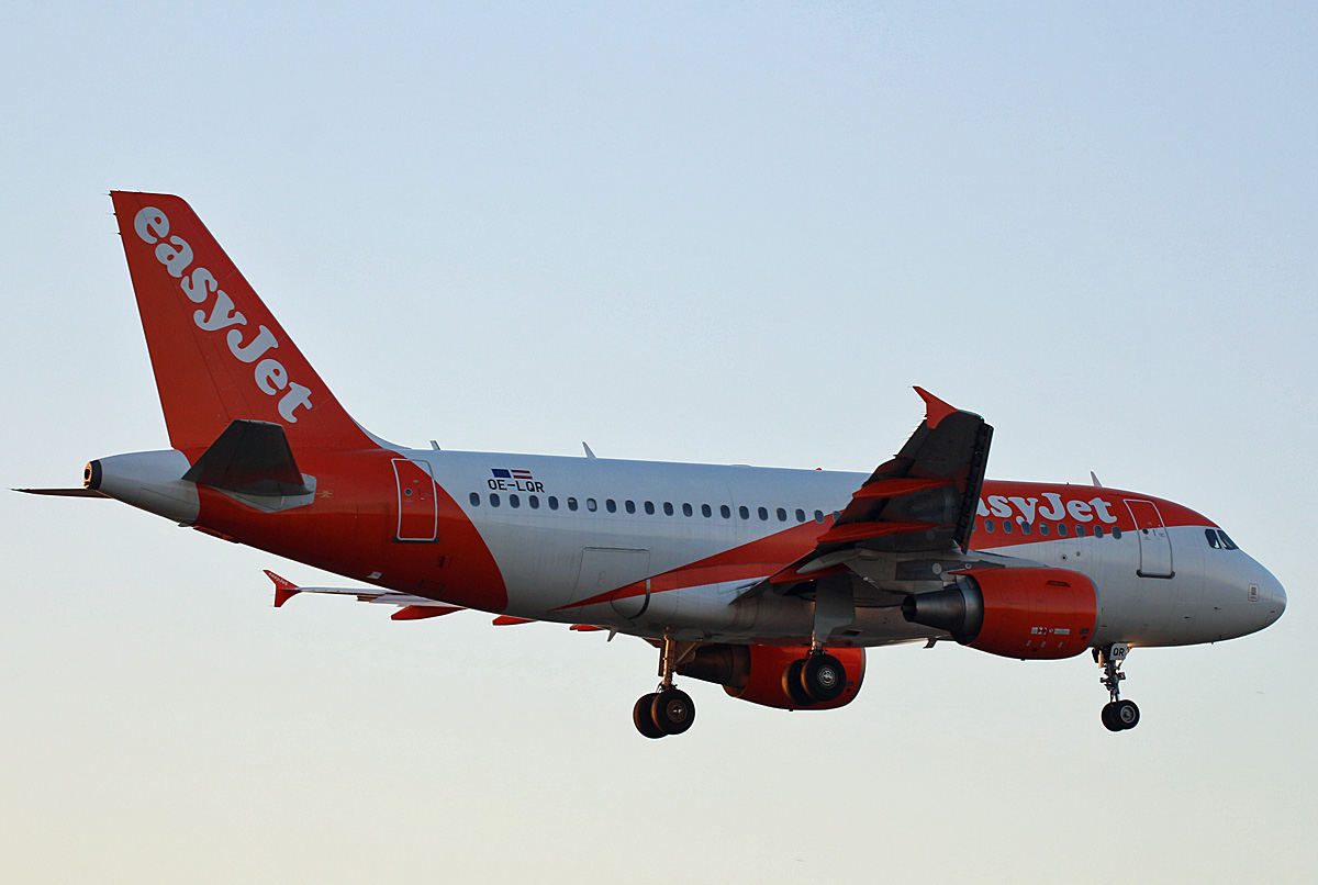 Easyjet Europe, Airbus A 319-111, OE-LQR, TXL, 05.01.2020