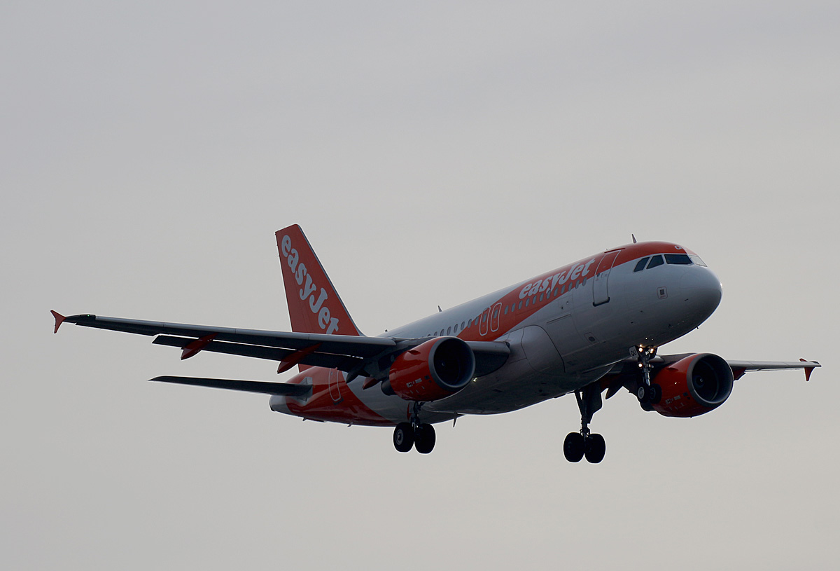 Easyjet Europe, Airbus A 319-111, OE-LQU, TXL, 15.02.2020