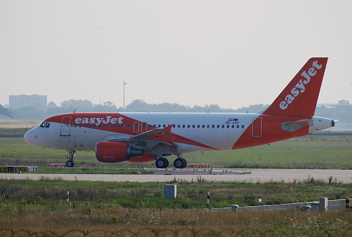 Easyjet Europe, Airbus A 319-111, OE-LKF, BER, 24.07.2021
