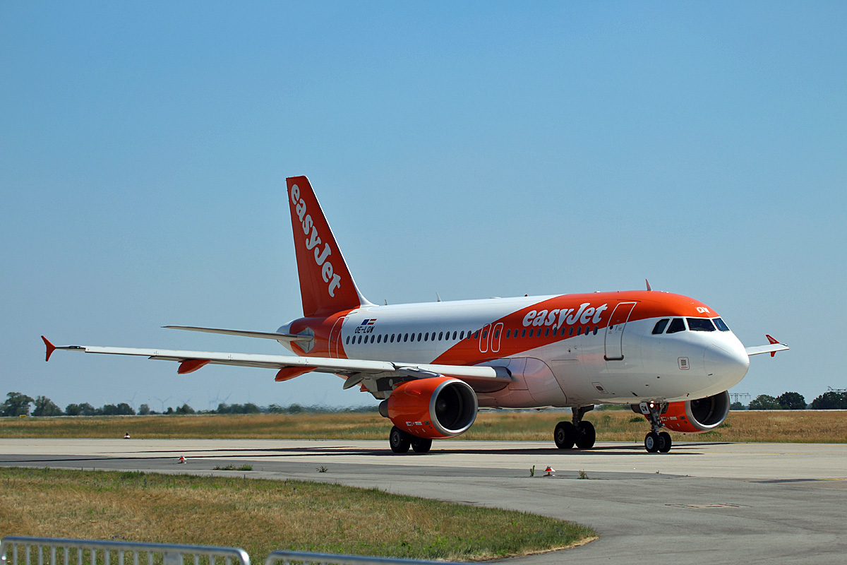 Easyjet Europe, Airbus A 319-111, OE-LQW, BER, 24.06.2022