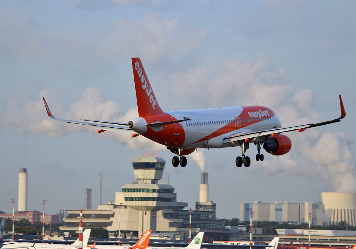 Easyjet Europe, Airbus A 320-214, OE-IZP. TXL, 01.09.2018