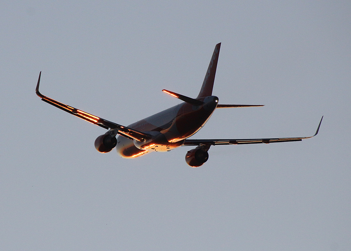 Easyjet Europe, Airbus A 320-214, OE-IZJ, TXL, 06.10.2019