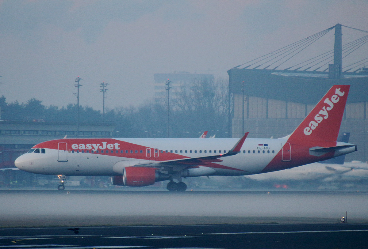 Easyjet Europe, Airbus A 320-214, OE-IJG, TXL, 20.12.2019