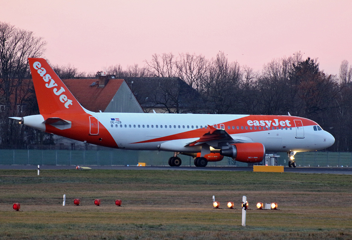 Easyjet Europe, Airbus A 320-214, OE.IZB, TXL, 29.12.2019