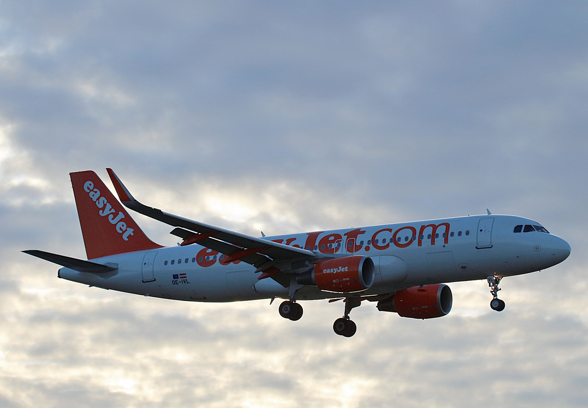 Easyjet Europe, Airbus A 320-214, OE-IVL, TXL, 29.12.2019
