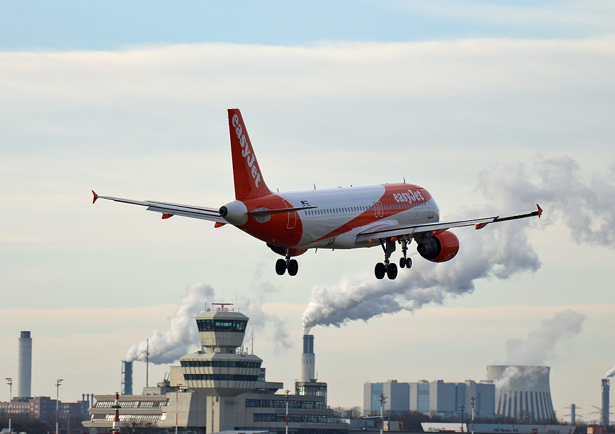 Easyjet Europe, Airbus A 320-214, OE-IZT, TXL, 29.12.2019