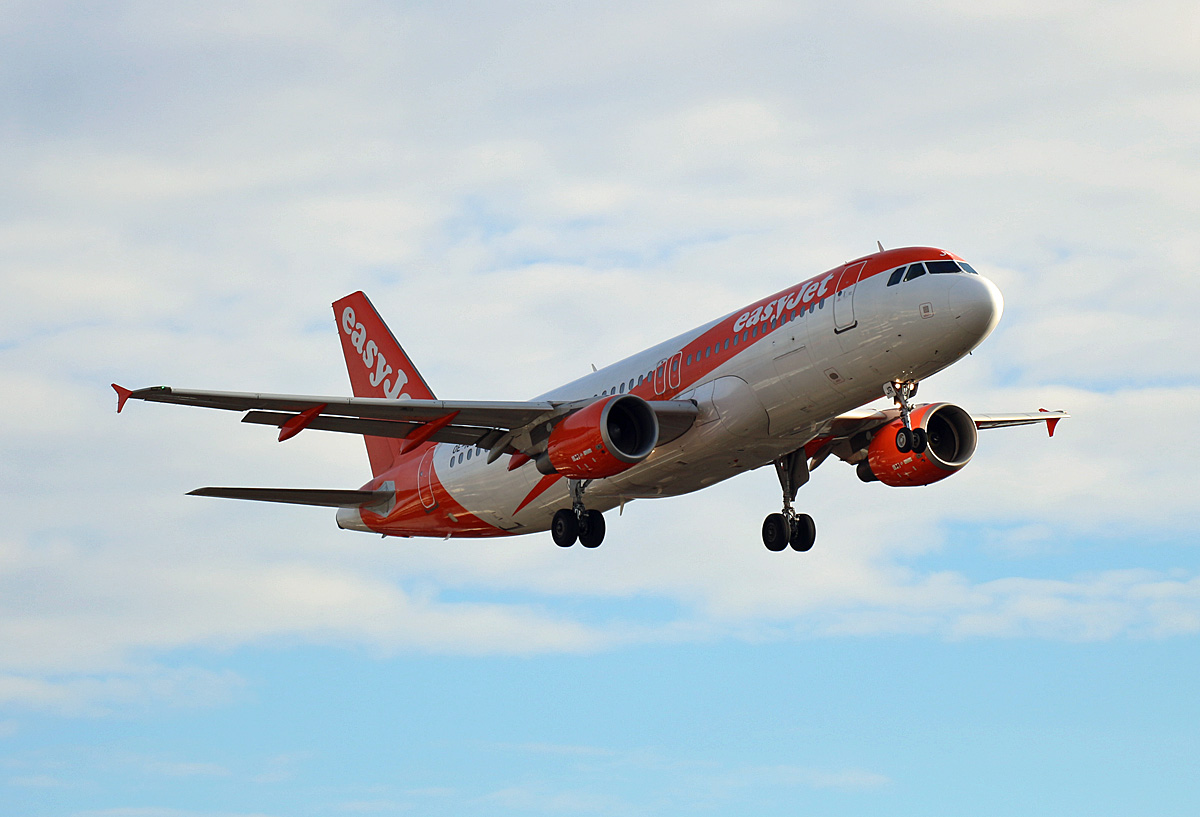 Easyjet Europe, Airbus A 320-214, OE-IJR, TXL, 29.12.2019