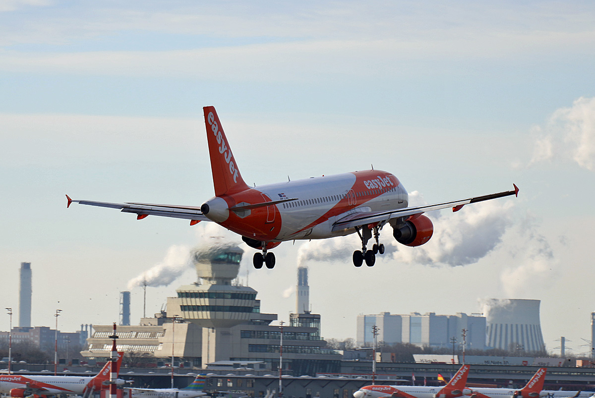 Easyjet Europe, Airbus A 320-214, OE-IJR, TXL 29.12.2019