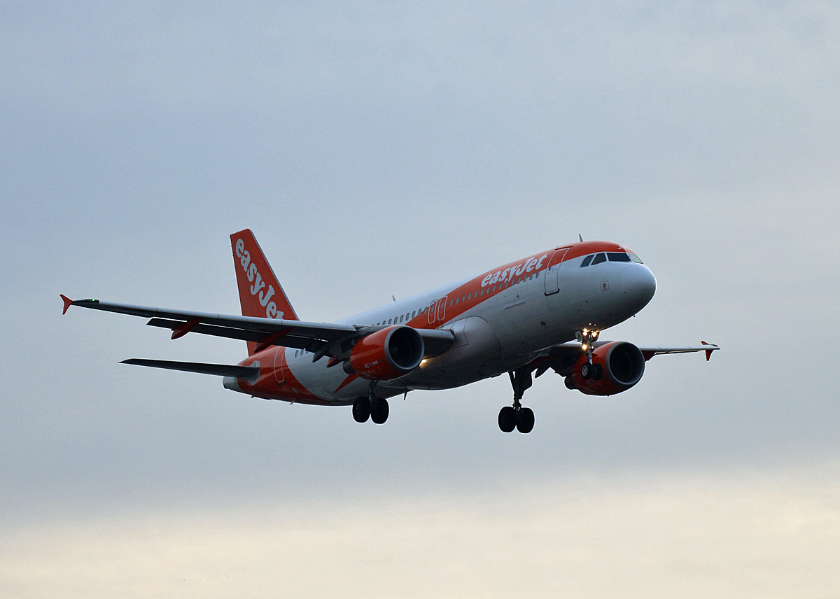 Easyjet Europe, Airbus A 320-214, OE-IJR, TXL, 15.02.2020
