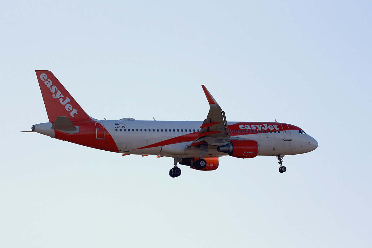 EasyJet Europe, Airbus A 320-214, OE-IZO, BER, 12.02.2022