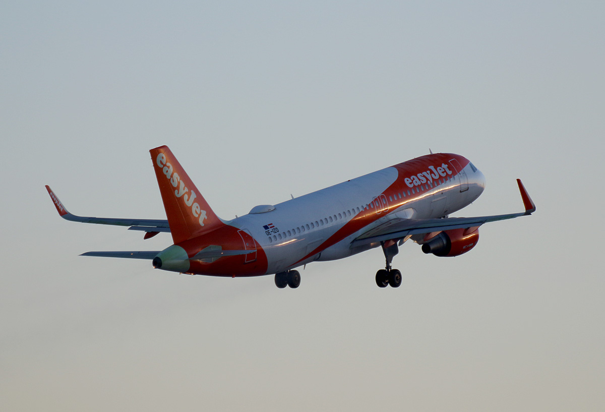 Easyjet Europe, Airbus A 320-214, OE-IUO, BER, 08.03.2022