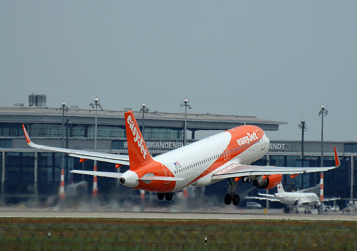 Easyjet Europe, Airbus A 320-214, OE-IJB, BER, 04.06.2022