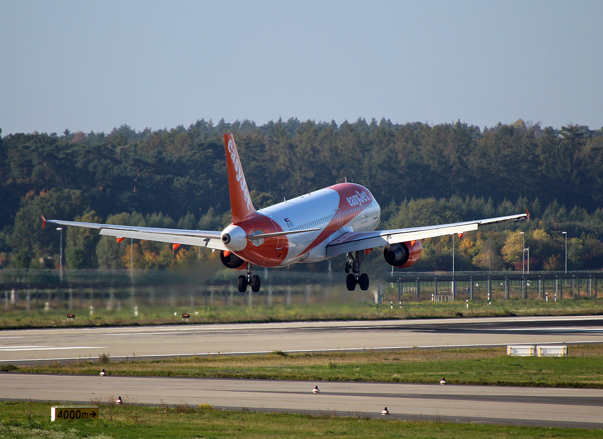 Easyjet Europe, Airbus A 320-214, OE-IZE, BER, 08.10.2022