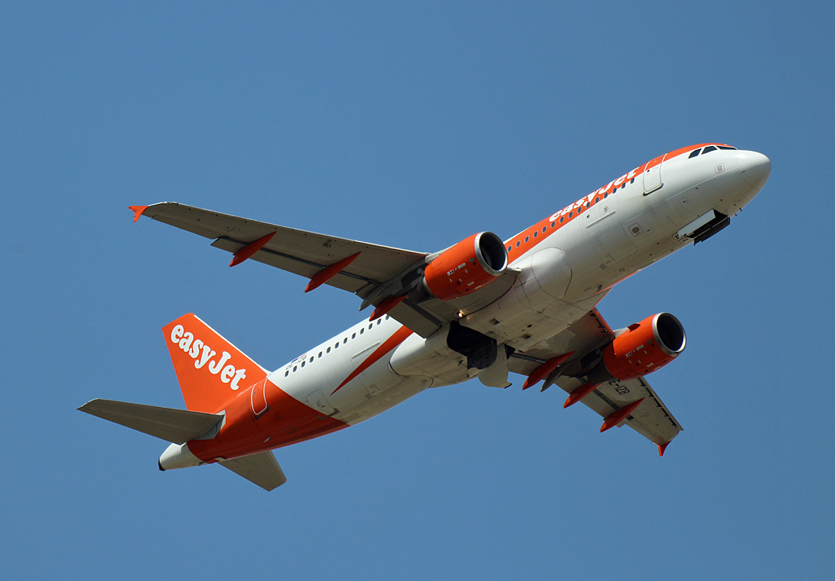 Easyjet Europe, Airbus A 320-214, OE-IZB, BER, 09.06.2023