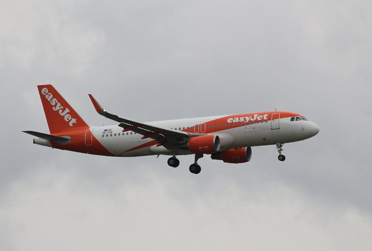 Easyjet Europe, Airbus A 320-214, OE-IDS, BER, 09.06.2026