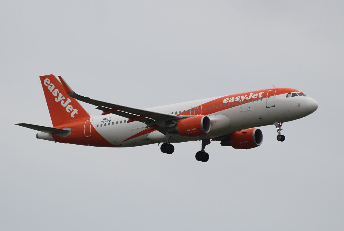 Easyjet Europe, Airbus A 320-214, OE-IVQ, BER, 09.06.2026