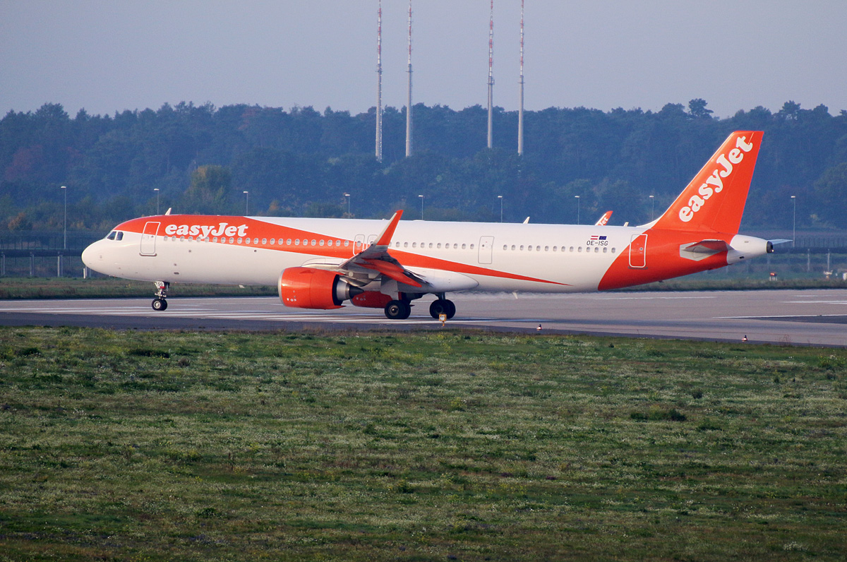 Easyjet Europe, Airbus A 321-251NX, OE-ISG, BER, 08.10.2022