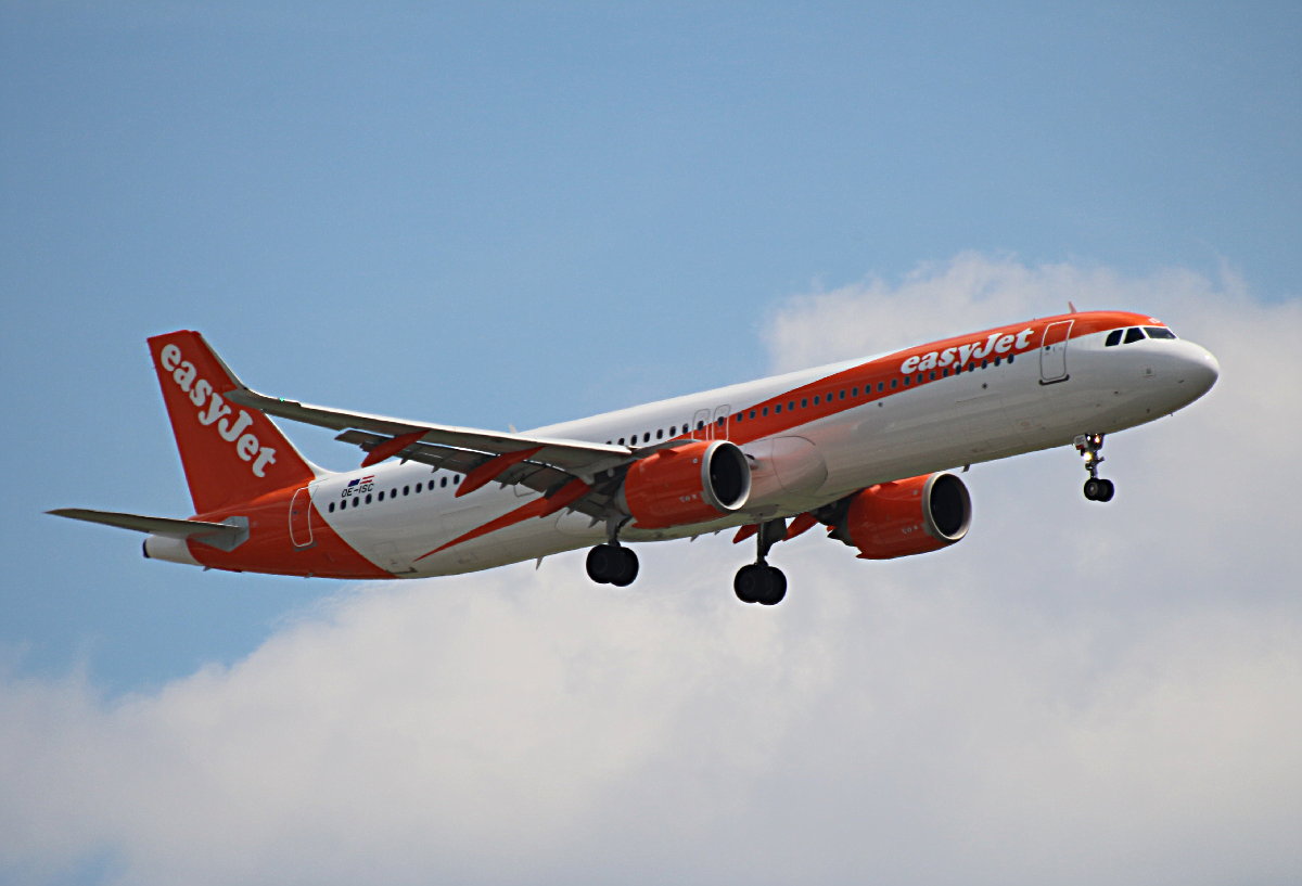 Easyjet Europe, Airbus A 321-251NX, OE-ISC, BER, 08.06.2026