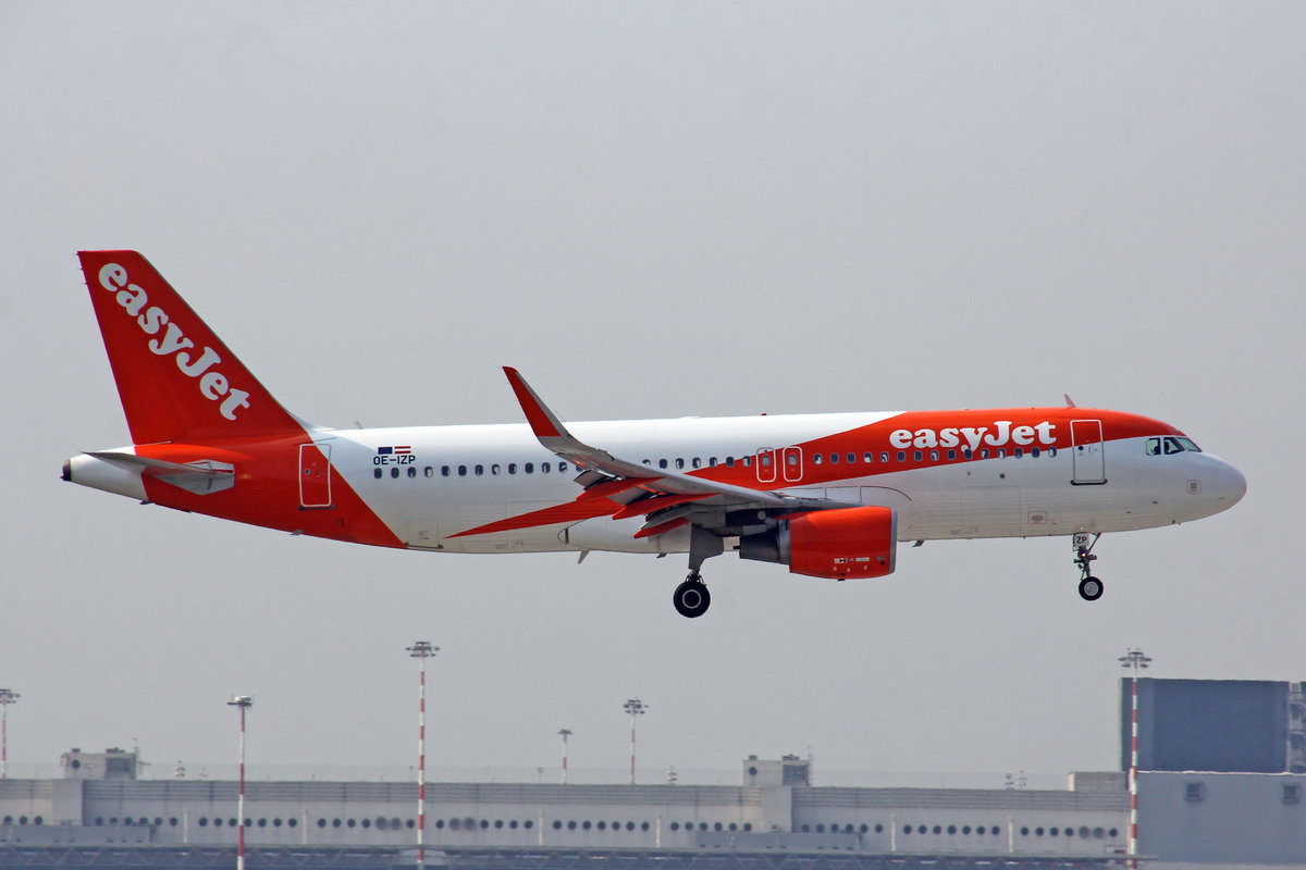 easyJet Europe, OE-IZP, Airbus A320-214, msn: 5648, 15.Oktober 2018, MXP Milano-Malpensa, Italy.