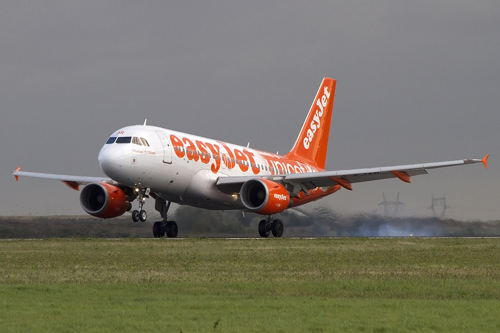 EasyJet, G-EJAR, Airbus, A319-111, 23.10.2013, CDG, Paris, France 



