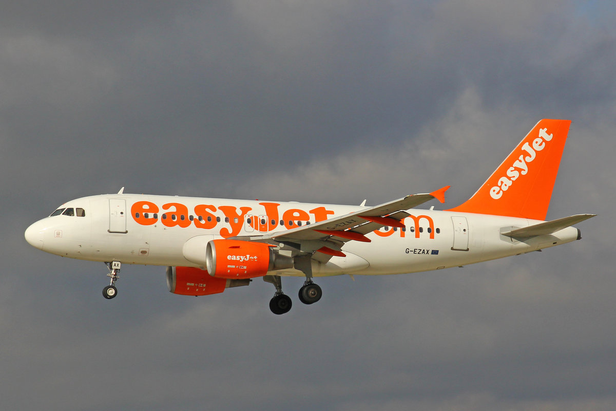 easyJet, G-EZAX, Airbus A319-111, msn: 2818, 7.August 2017, ZRH Zürich, Switzerland.