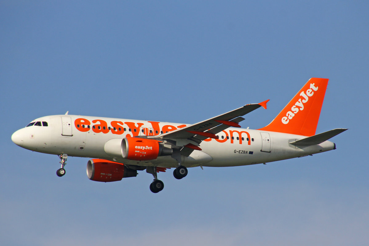 EasyJet, G-EZBA, Airbus A319-111, 25.September 2016, MUC München, Germany.