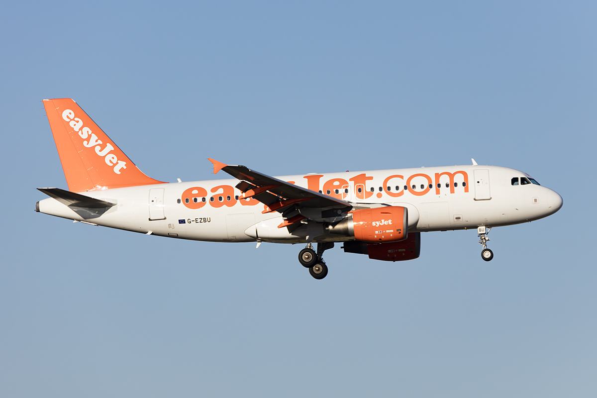 EasyJet, G-EZBU, Airbus, A319-111, 30.04.2017, FCO, Roma, Italy




