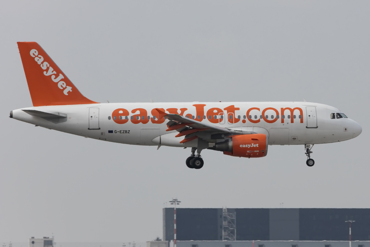 EasyJet, G-EZBZ, Airbus, A319-111, 25.03.2016, MXP, Mailand, Italy



