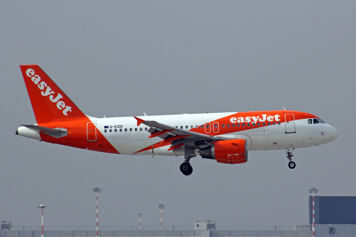 easyJet, G-EZDI, Airbus A319-111, msn: 3537, 15.Oktober 2018, MXP Milano-Malpensa, Italy.